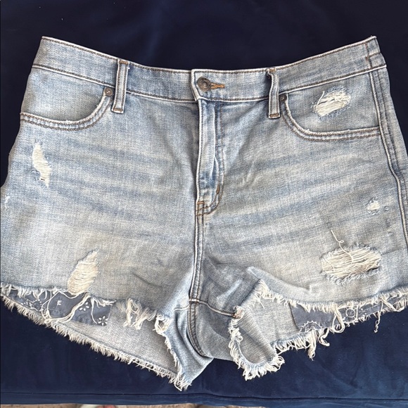 Aerie Distressed Denim Women Shorts - Picture 1 of 3